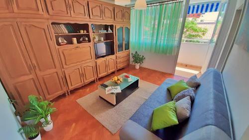 Town Center Apartment With Balcony