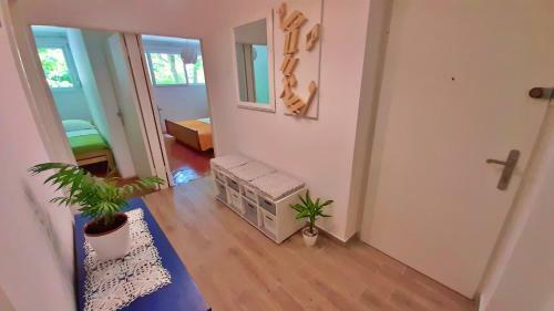 Town Center Apartment With Balcony