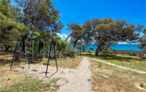 Awesome Apartment In Pag W/ Jacuzzi And 3 Bedrooms