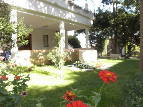 Apartments Ivo - With Nice Garden