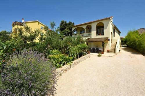 Apartment In Pako?tane With Terrace, Wifi (4899-5)