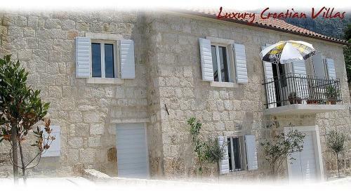Villa Heritage Villa In Podgora, Private Pool