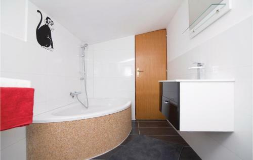 Four-bedroom Holiday Home In Polaca