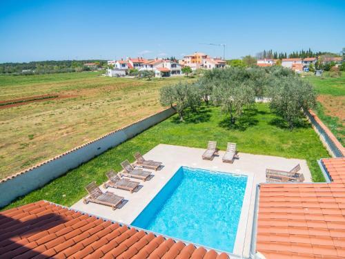 Minimalistically Decorated Villa Pomer With Private Pool And Fenced Yard