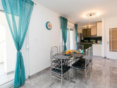 New 2020! 3 Bedrooms Apartment Simona