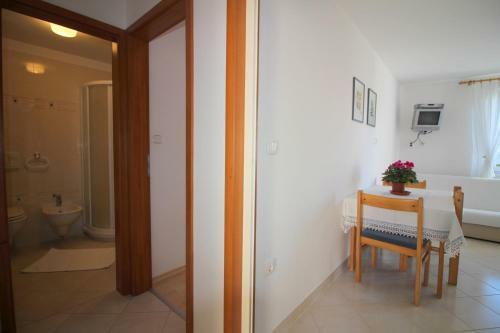 Apartment Leticija Near City Center
