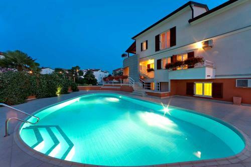 Apartments Veli Maj 1446