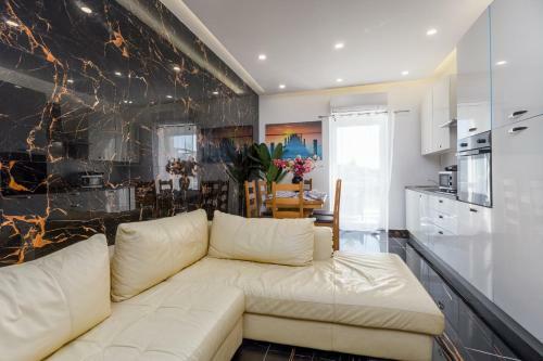 Chic Apartments In Pore? Old Town