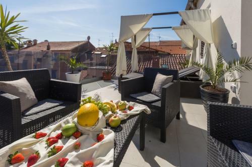 Chic Apartments In Pore? Old Town