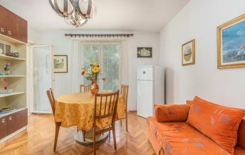 Apartment Ana Brulo Near The Beach