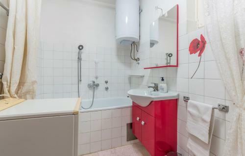 Apartment Ana Brulo Near The Beach
