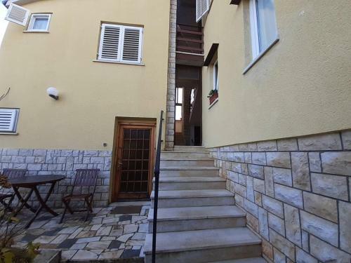 Hostal Apartments Katja With Garden And Pool