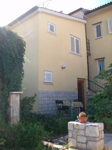 Hostal Apartments Katja With Garden And Pool
