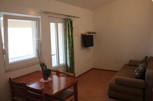 Apartments Ante - 50m From The Sea
