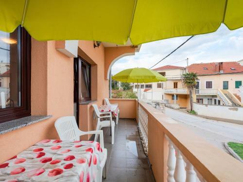 Lovely Holiday Home In Posedarje With Balcony