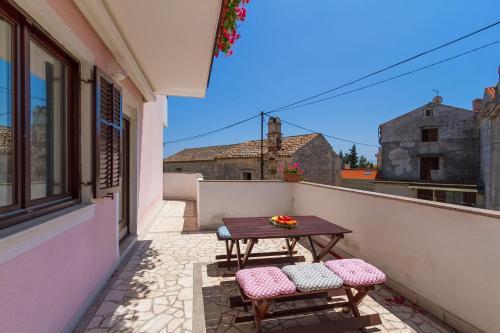 Apartments Bozidar 2035
