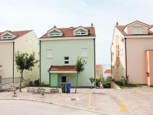 Apartment Green-close To The Sea