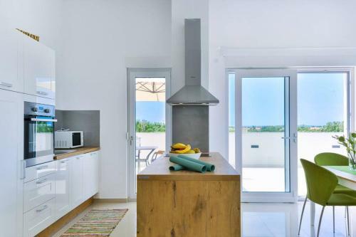 Modern Two Bedroom Apartment - Sk3