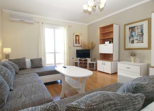 Apartments Puntizela 741