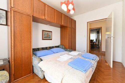 Apartments Josip 74