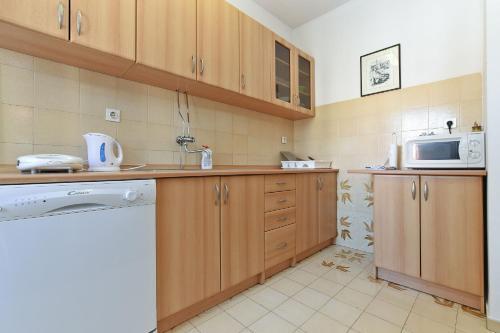 Apartments Josip 74