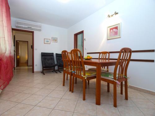 Apartment Alma 1600