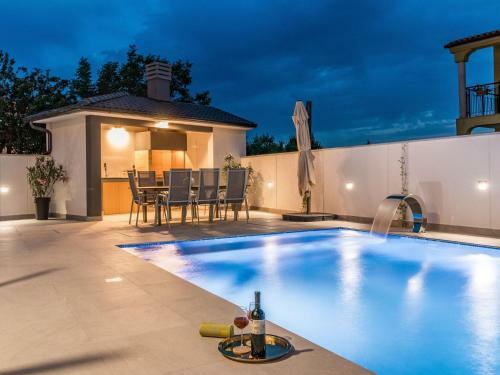 New Modern Villa With Private Pool And Outdoor Kitchen