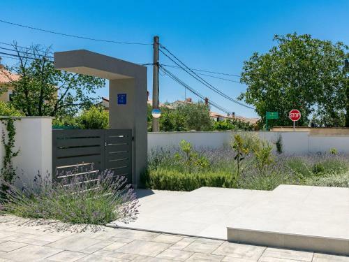 New Modern Villa With Private Pool And Outdoor Kitchen