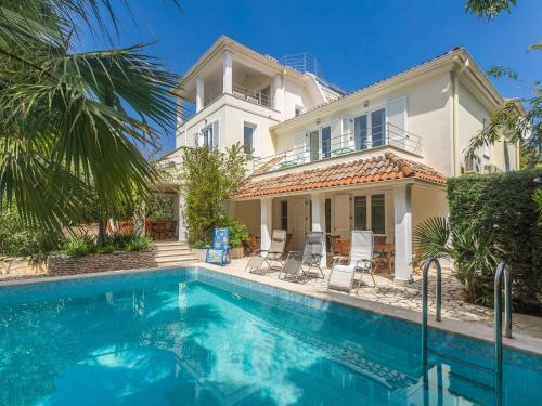 Delux Villa In Pula With Swimming Pool