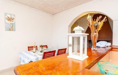 Amazing Home In Pupnat W/ 4 Bedrooms