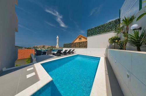 Villa Rogoznica Near Trogir, Pool And Gym