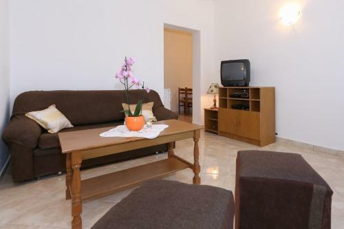Apartments Lias 2 - With Restaurant