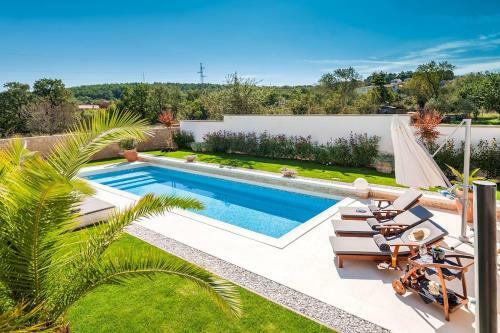 Villa White