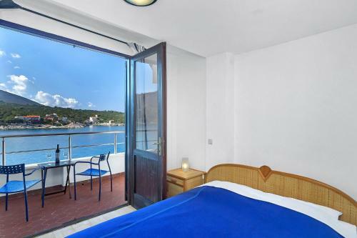 Hostal Rooms Ana - 5 M From Beach