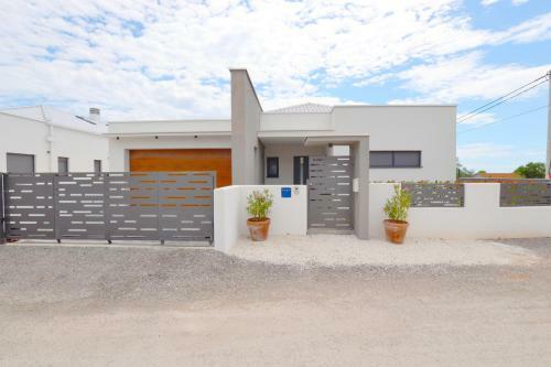 Family Villa With Pool And Garden