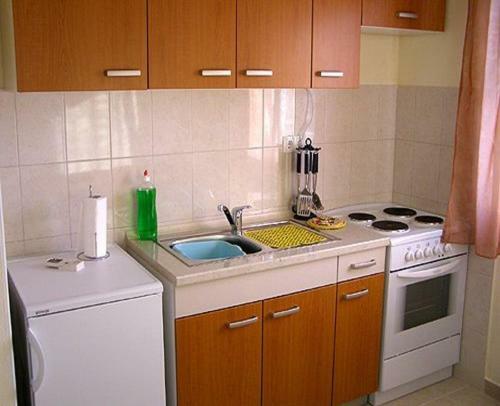 Apartments Stipan-80m From Sea