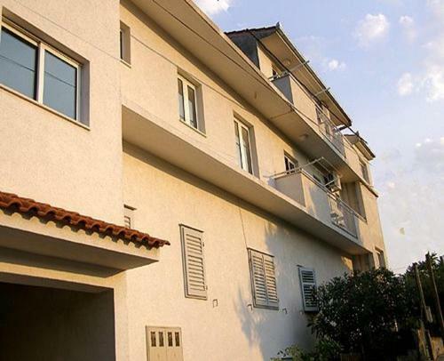 Apartments Stipan-80m From Sea