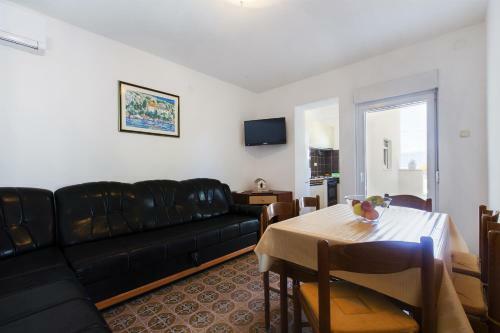 Apartments Sani-slatine