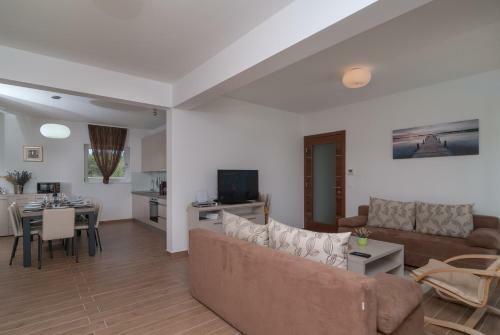 Villa Tin Luxury Villa On Brac, Private Pool