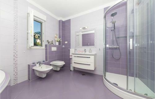 Four-bedroom Holiday Home In Solin