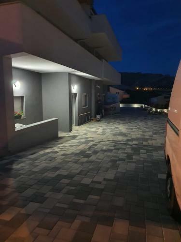 Apartments Villa Salona Sky