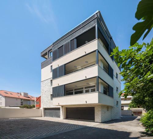 Villa Muller Apartments