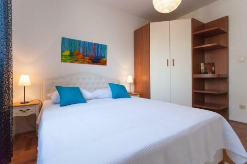 Exclusive Sea View Apartment