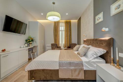 Royal Theatre Apartments