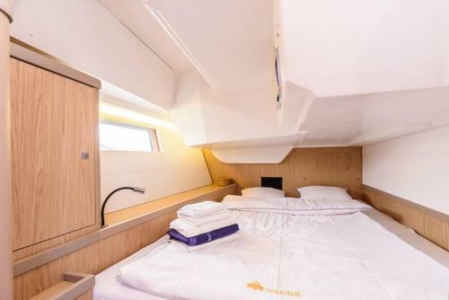 Beneteau Oceanis 48- Gold One