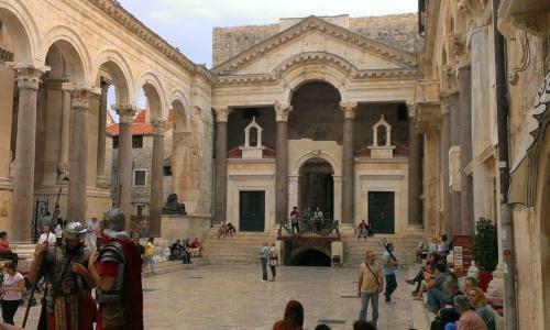 A2 - Apartment In The Very Heart Of Split