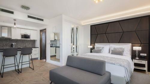 Aparthotel Ellure Luxury Suites