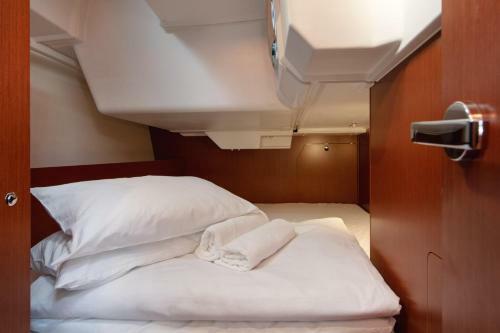Beneteau Oceanis 38.1.- Anima Maris I