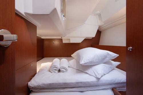 Beneteau Oceanis 38.1.- Anima Maris I