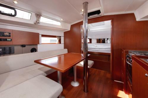 Beneteau Oceanis 38.1.- Anima Maris I